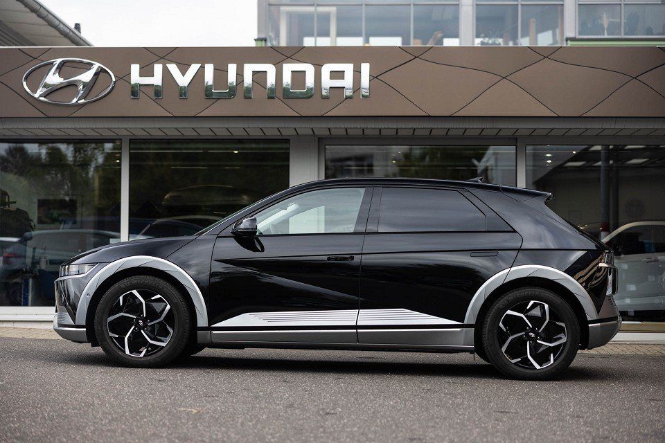 Fahrzeugabbildung Hyundai IONIQ 5 mit Heckantrieb 77,4kWh Batt. UNIQ-Paket