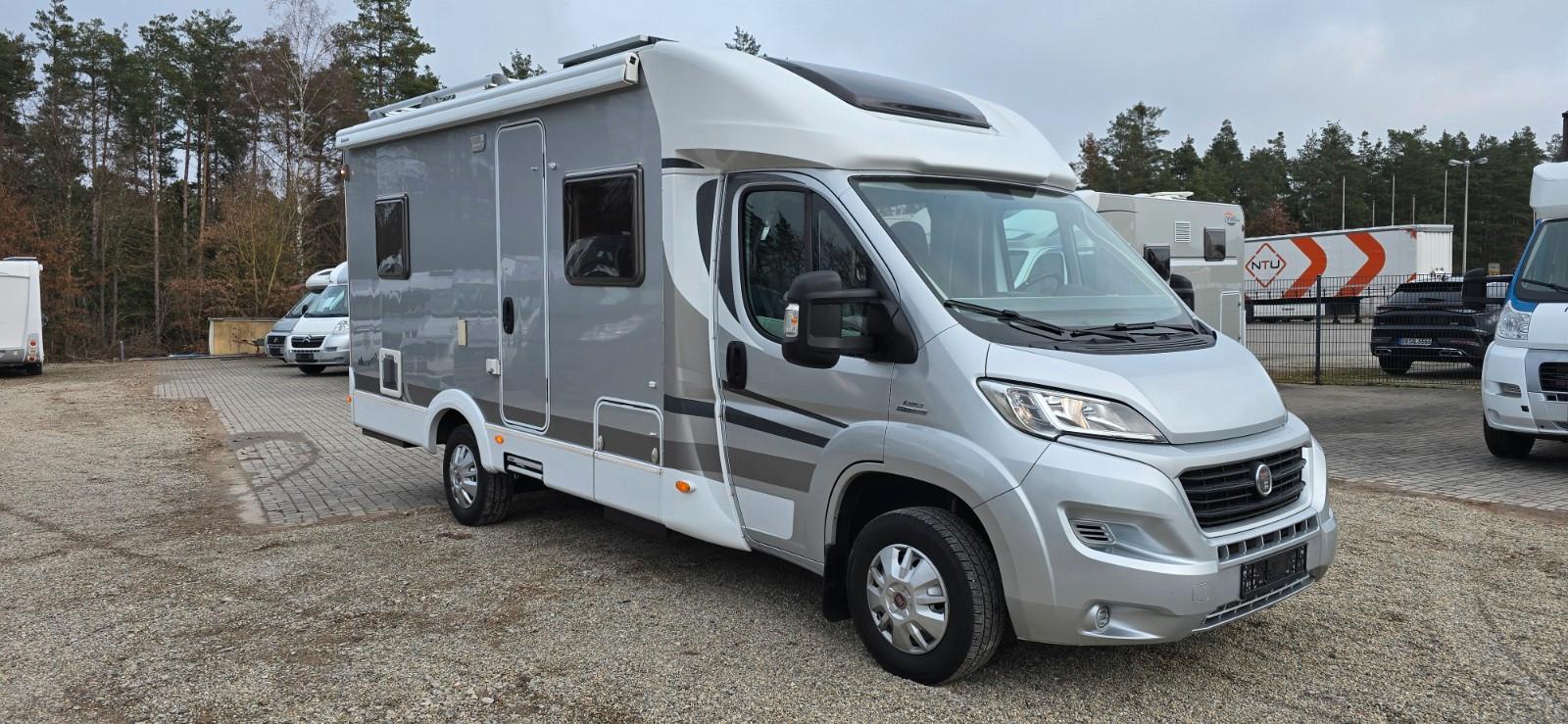 Carado ähnlich*Festbett*AHK*Solar*Heckgarage*