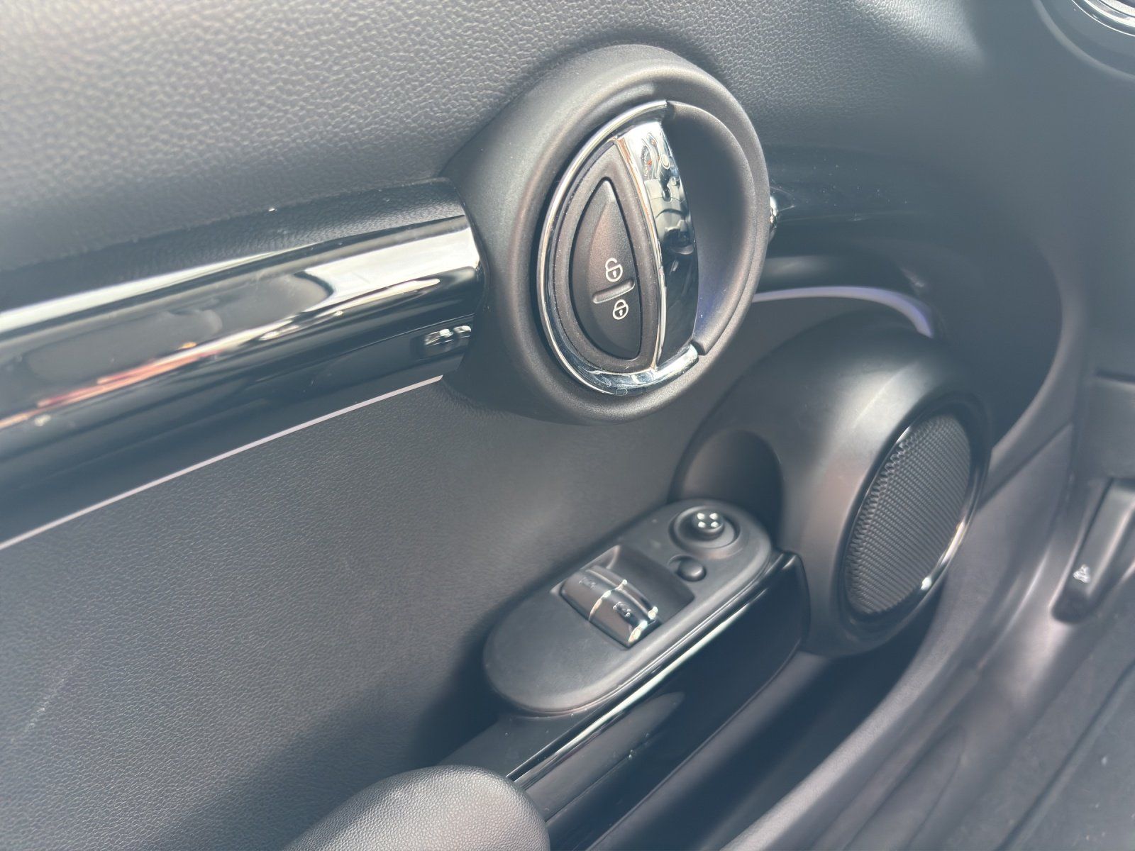 Fahrzeugabbildung MINI Cooper Classic Trim