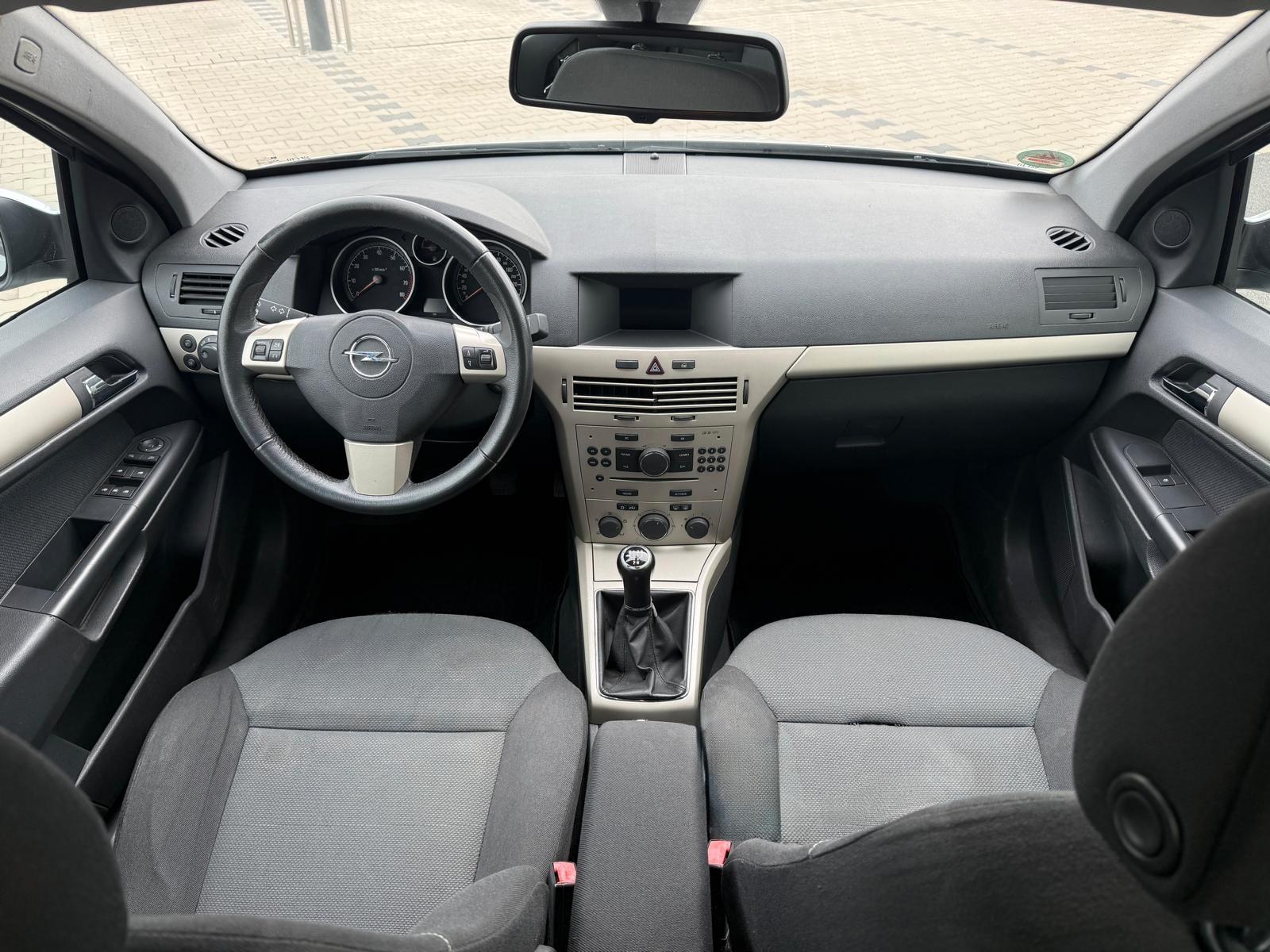 Opel Astra 2007 — photo 15
