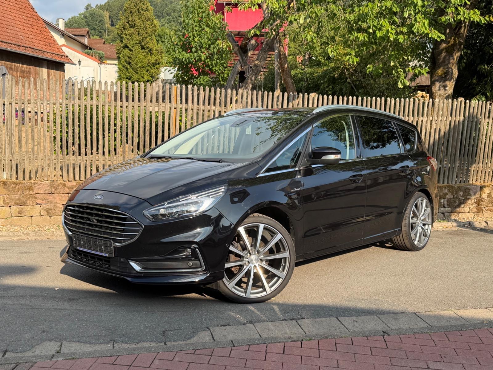 Ford S-Max Titanium*LED*NAVI*AHK*KAMERA