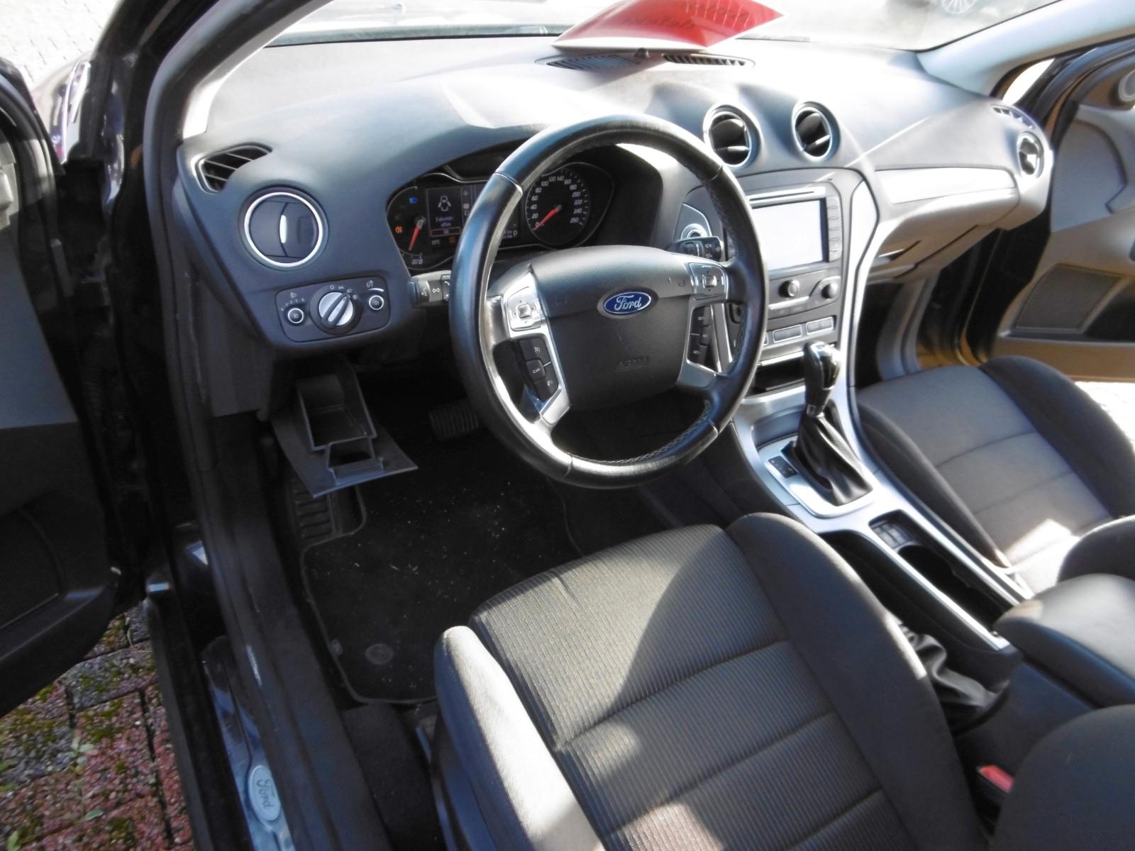 Ford Mondeo 2014 — photo 12