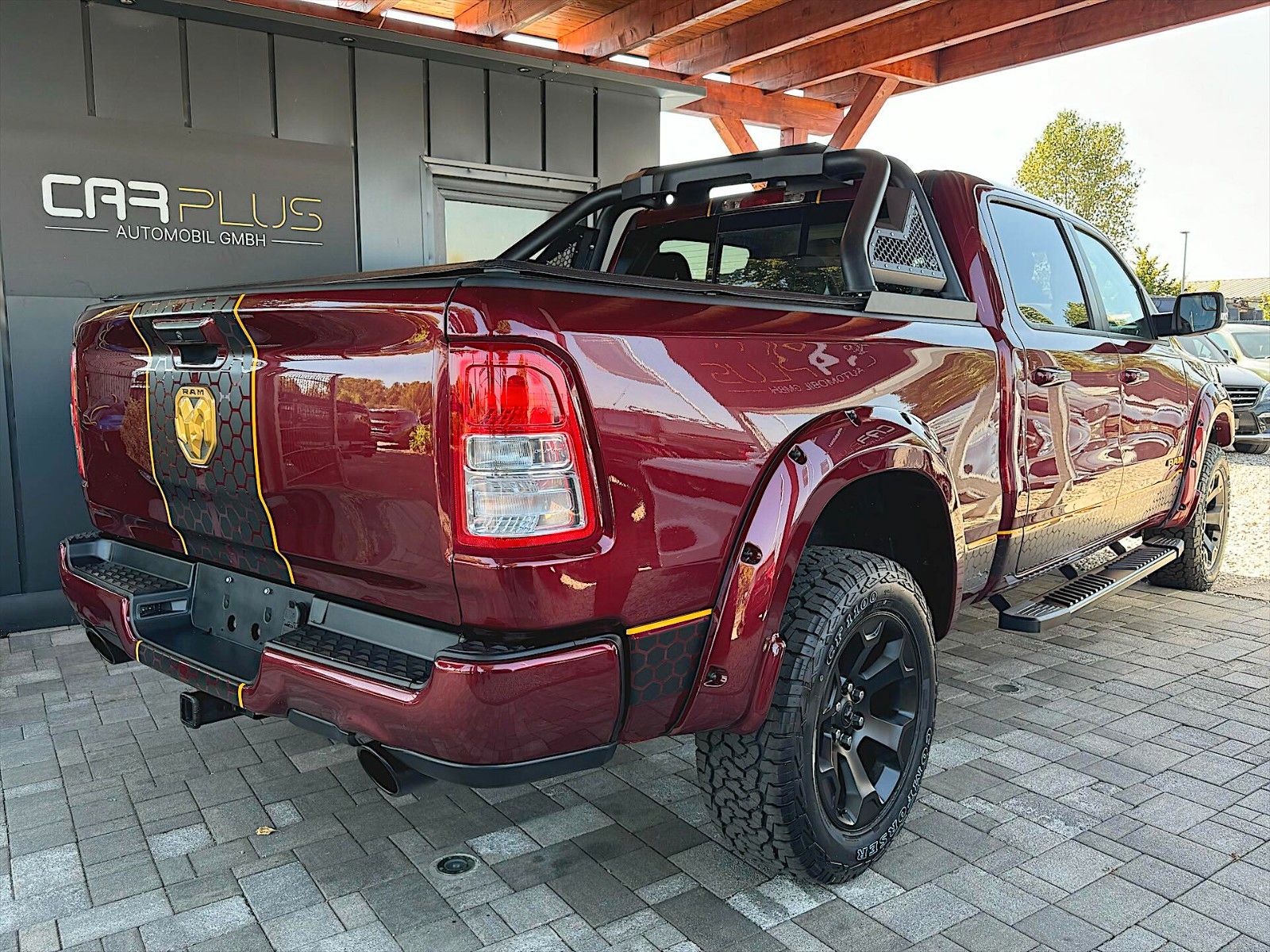 Fahrzeugabbildung Dodge RAM 5.7 V8 HEMI Sport Offroad LONGBED 4x4 GOLD