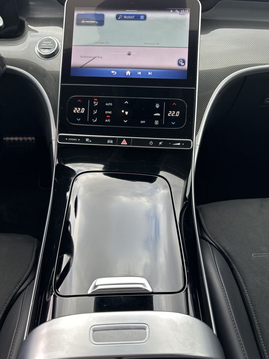Fahrzeugabbildung Mercedes-Benz C 220d T 4M AMG-Line NAV+LED+KAM+VC+CARPLAY+1HD