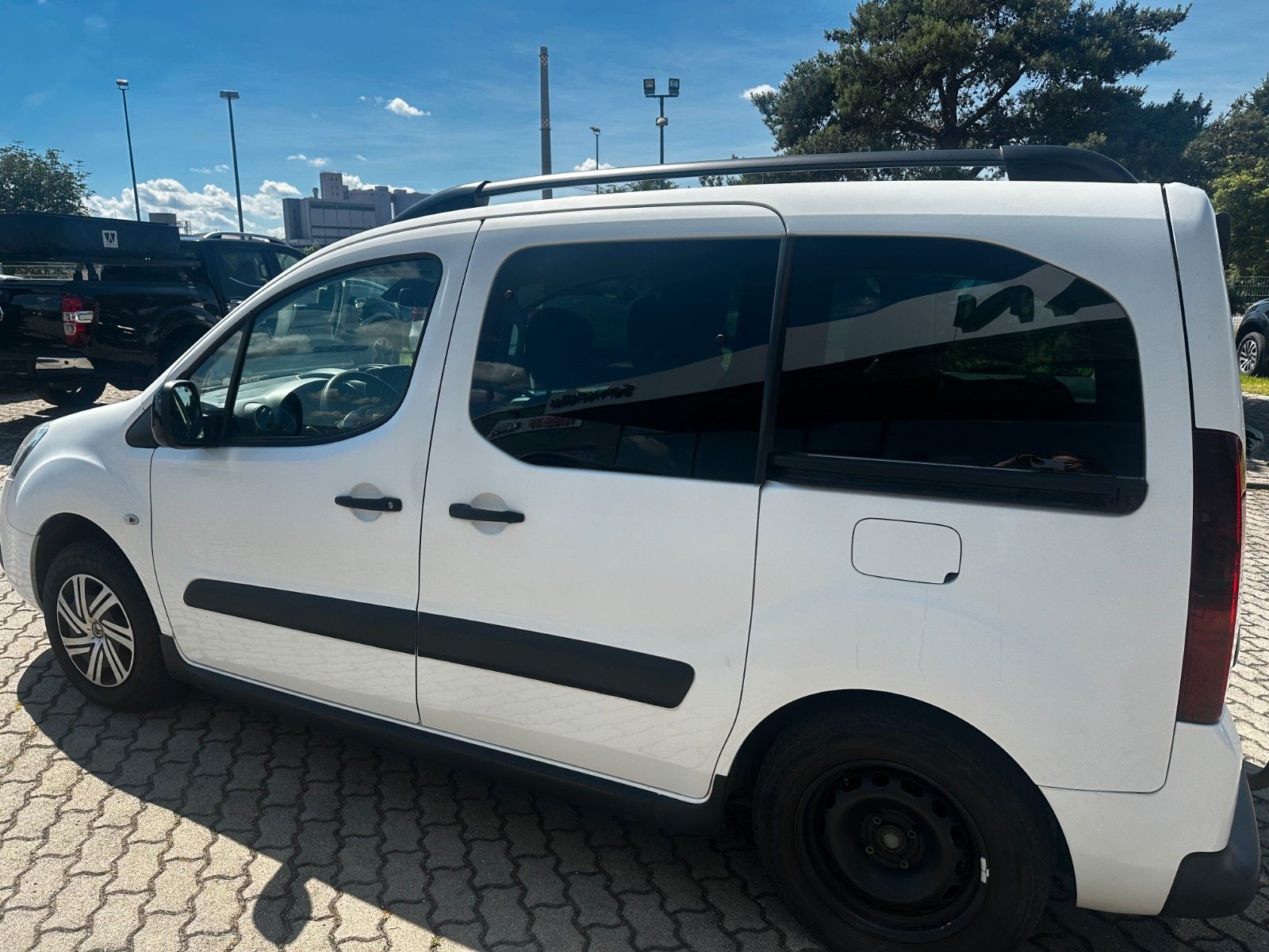 Fahrzeugabbildung Citroën Berlingo Kombi XTR