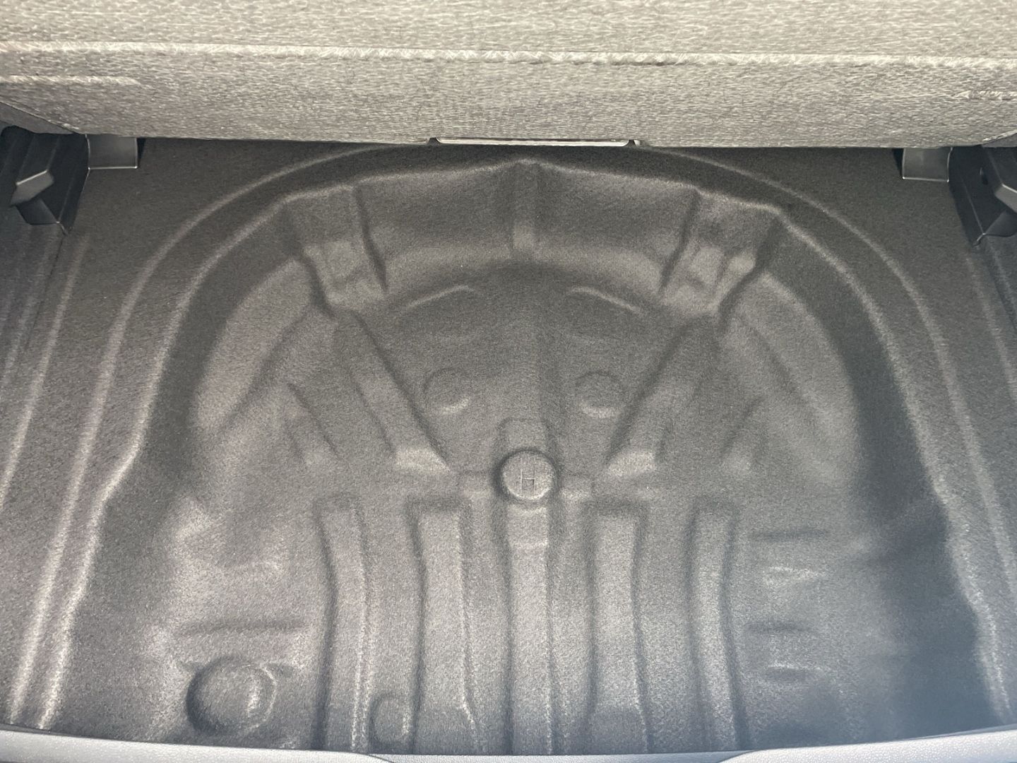 Golf VIII 1.5 eTSI DSG R-Line AHK/360°Kamera/HUD