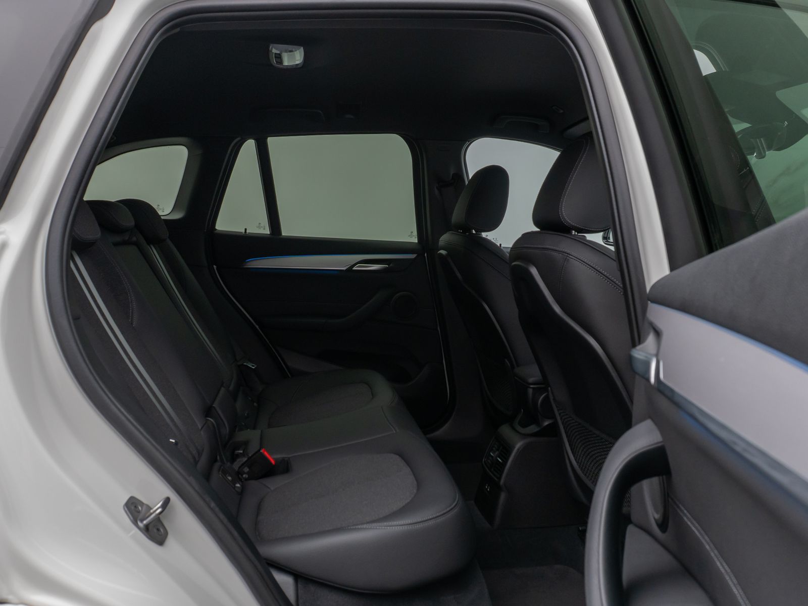 Fahrzeugabbildung BMW X1 xD25e M Sport Kamera HUD Stop&Go AHK Komfort