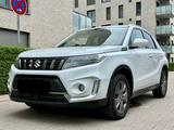 Suzuki Vitara 1.4 Mild-Hybrid Club 4x2 - Suzuki Vitara Club mit Benzin-Antrieb