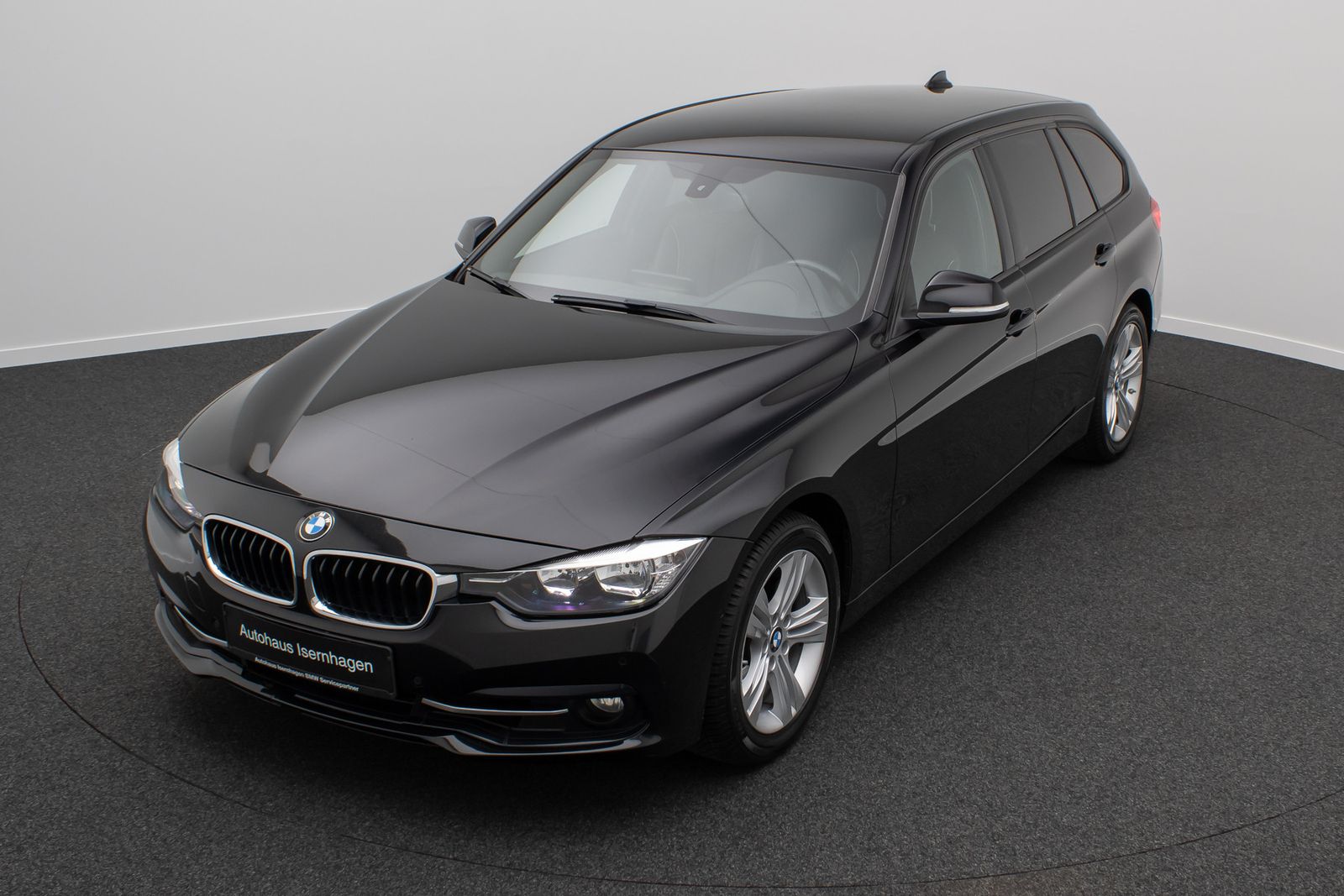 Fahrzeugabbildung BMW 320i Sport Line Kamera NaviPro Alarm Individual