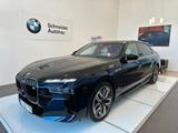 BMW M760 7 M760 e xDrive - blaue BMW M760