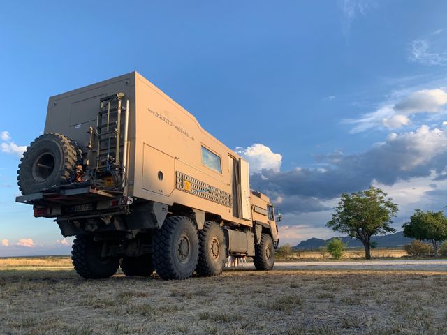 Fahrzeugabbildung MAN MAN KAT 1A1 6X6 EXPEDITIONS-REISEMOBIL