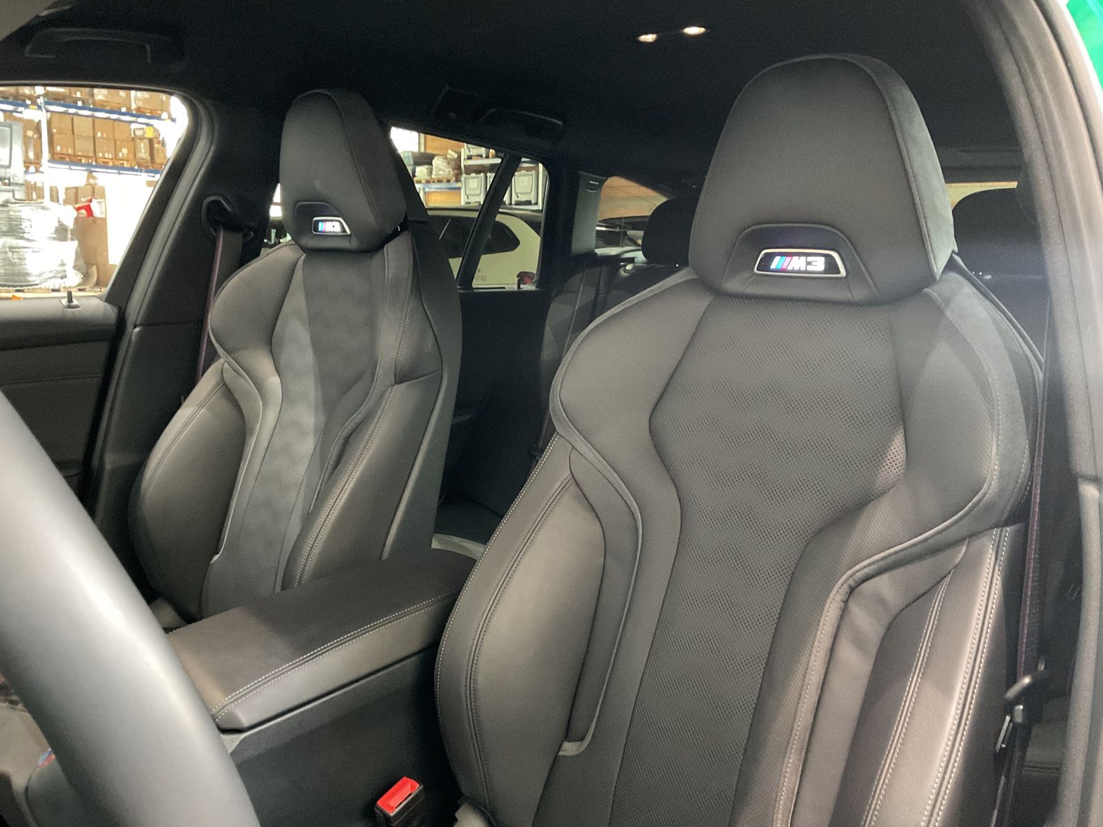 Fahrzeugeinzelansicht 12 Fahrzeugabbildung BMW M3 Competition |Sitzbelüftung |Interieurleisten