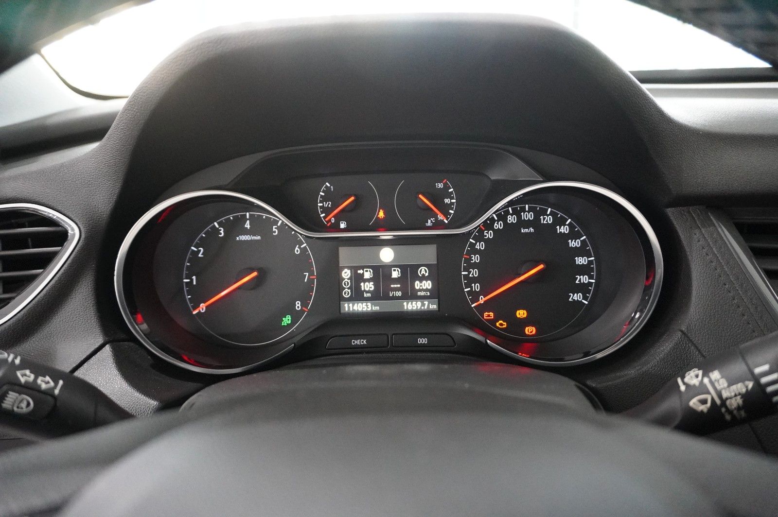 Fahrzeugabbildung Opel Grandland (X) 1.2T INNOV. NAVI/LED/KAMERA/PANO.