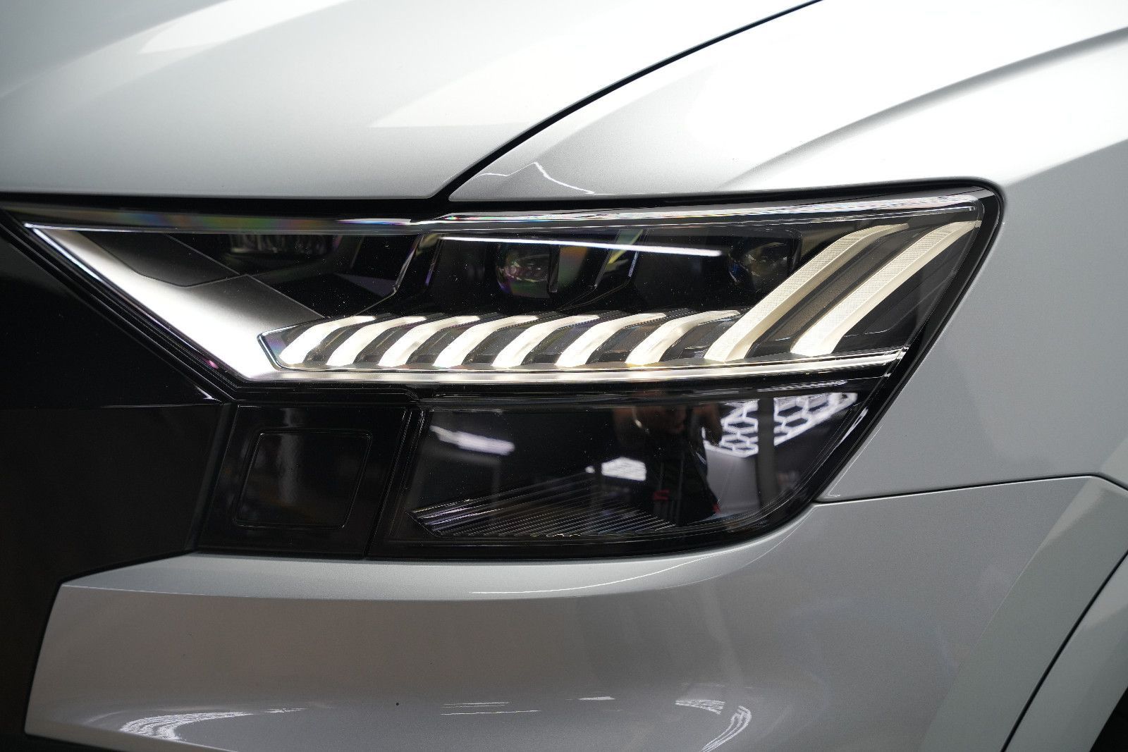 Fahrzeugabbildung Audi SQ8 4.0 TFSI quattro/EXCLUSIVE/ALCANTARA/BLACK