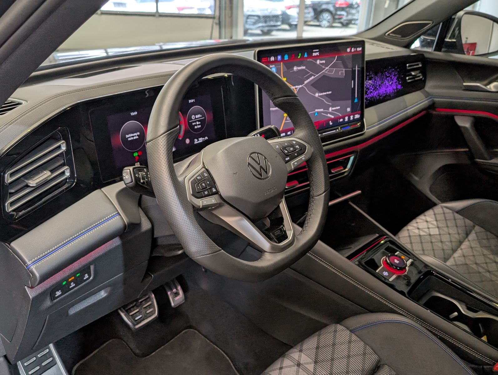 Immagine del veicolo Volkswagen Tiguan 2.0TDI R-Line 4M Pano H/K AHK Matrix 20"