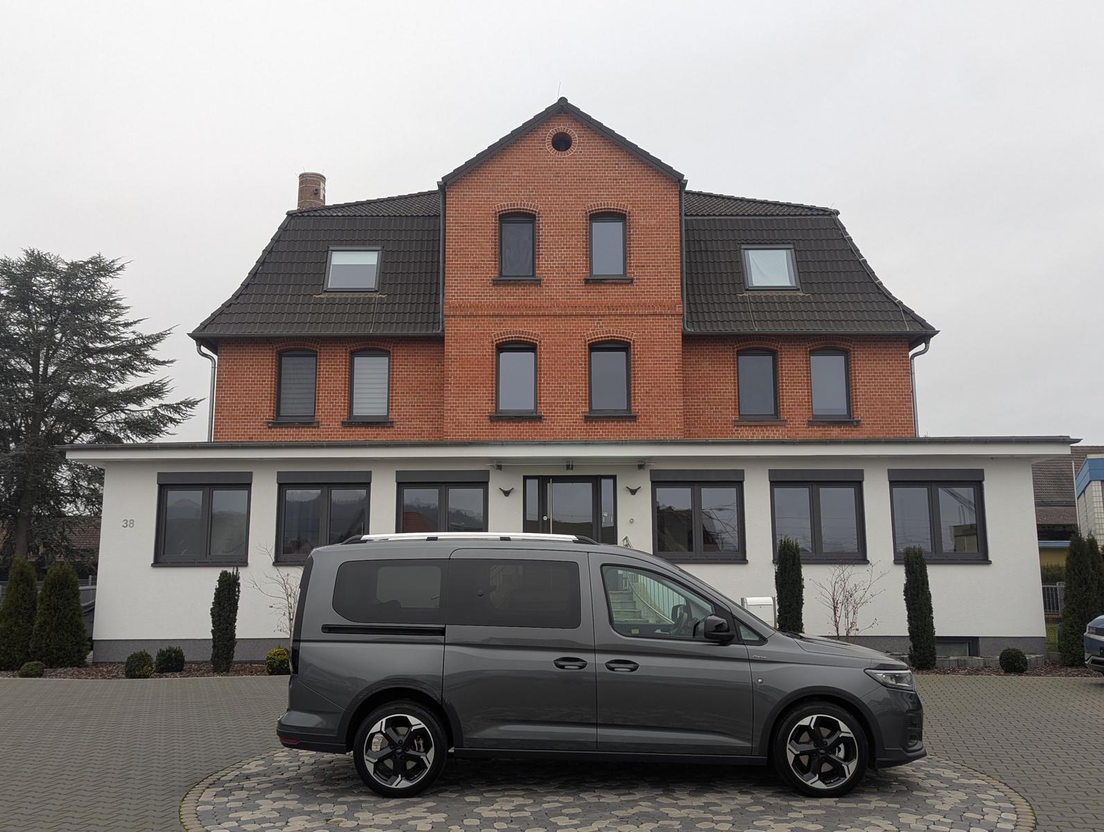 Ford Grand Tourneo Active L2 LED PANO ACC AHK 7Sitz