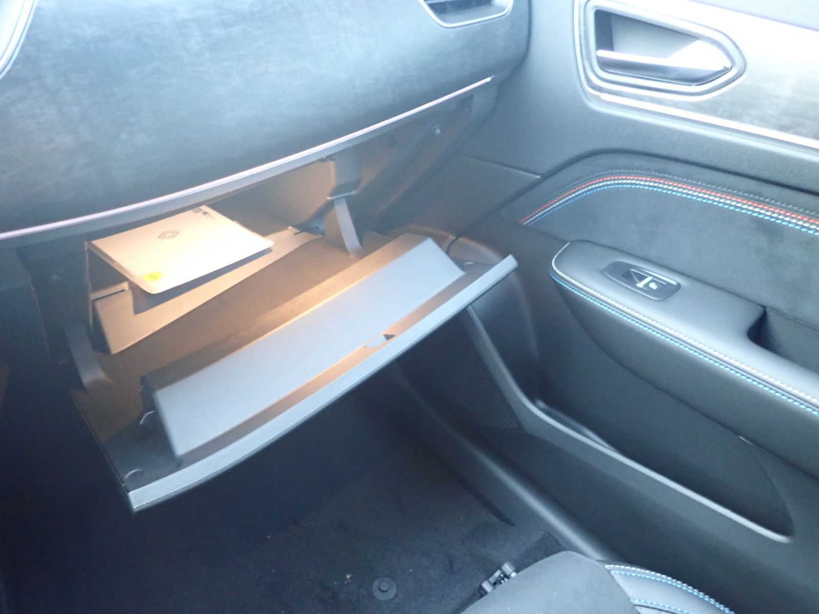 Fahrzeugabbildung Renault Arkana Esprit Alpine Mild Hybrid 140 EDC