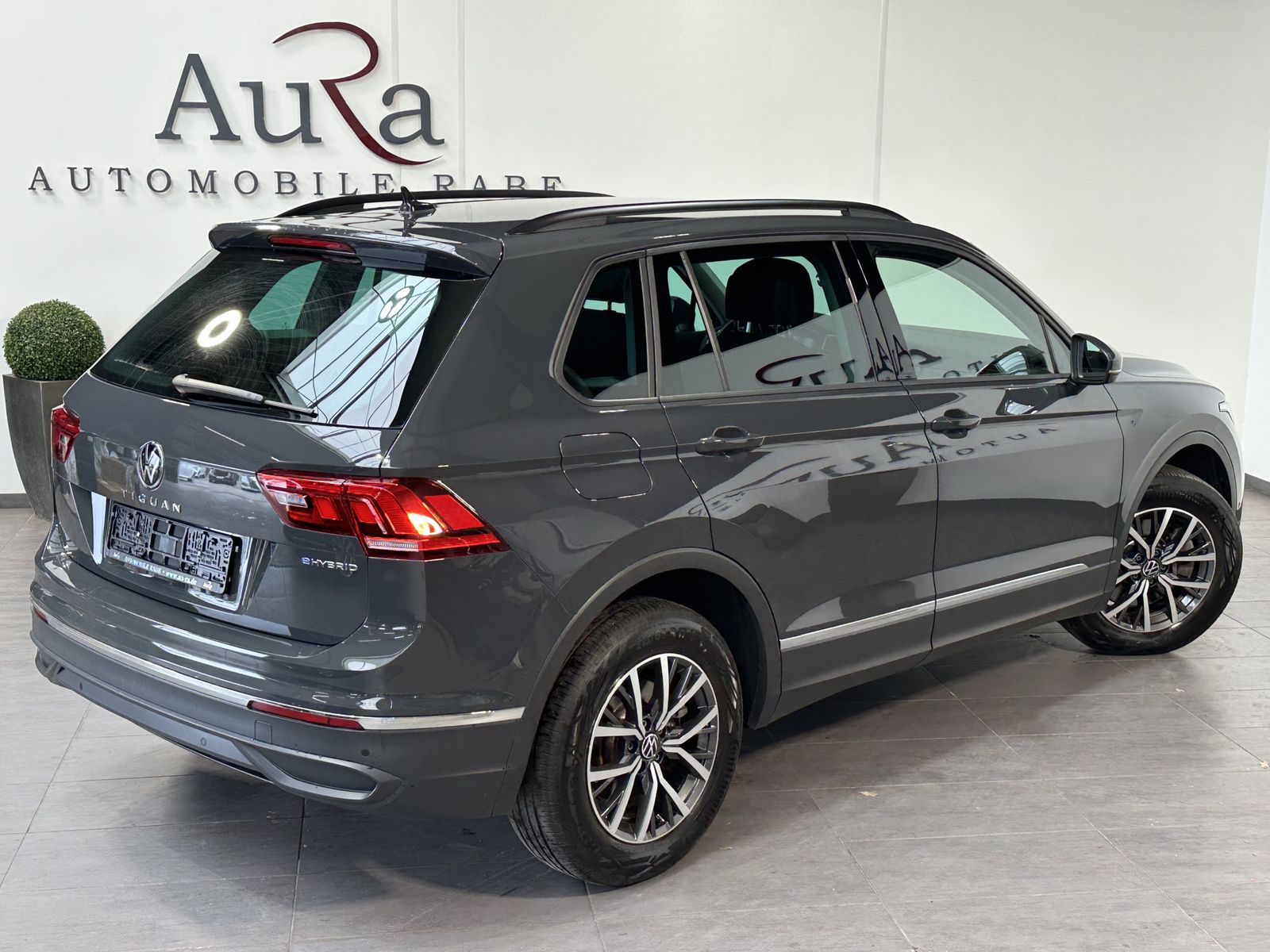 Fahrzeugabbildung Volkswagen Tiguan 1.4 eHybrid DSG Life NAV+LED+AHK+ACC+1HD