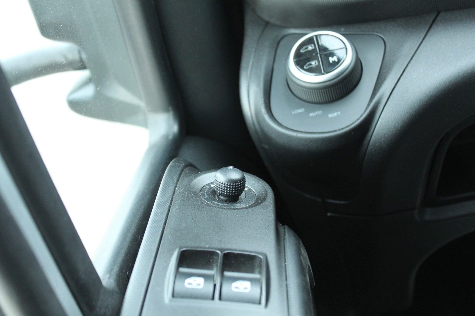 Fahrzeugabbildung Iveco Daily 70C18H/P Schiebeplane