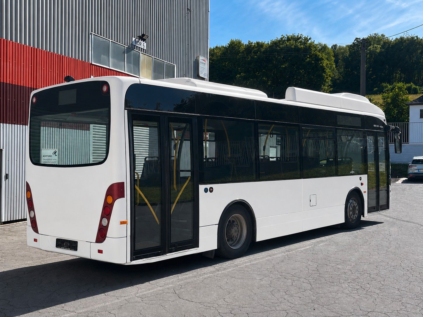 VANHOOL  2013 - Image 2 of 32