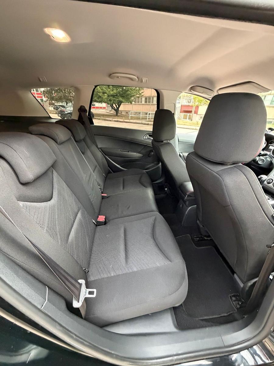 Peugeot 308 2012 — photo 12