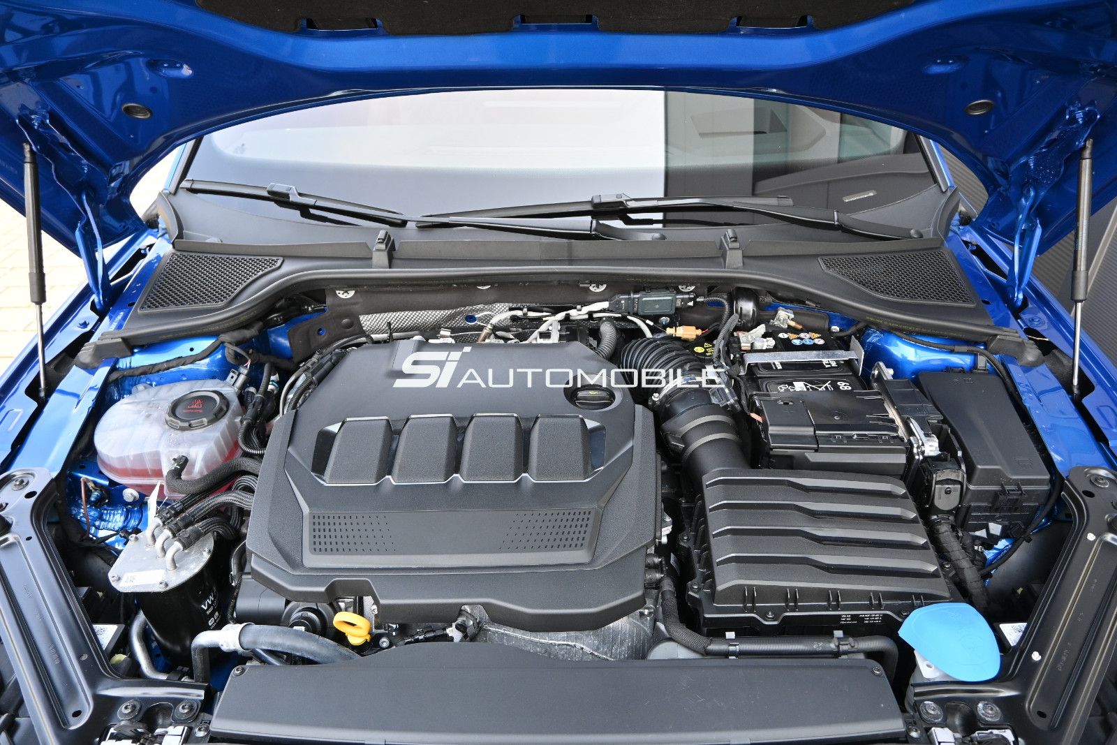 Fahrzeugabbildung SKODA Octavia 2.0 TDI DSG Sportline Combi °ACC°AHK°HUD