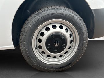 Fotografie 15 des Opel Vivaro 2.0 L2 Autom. AHK LED Boden