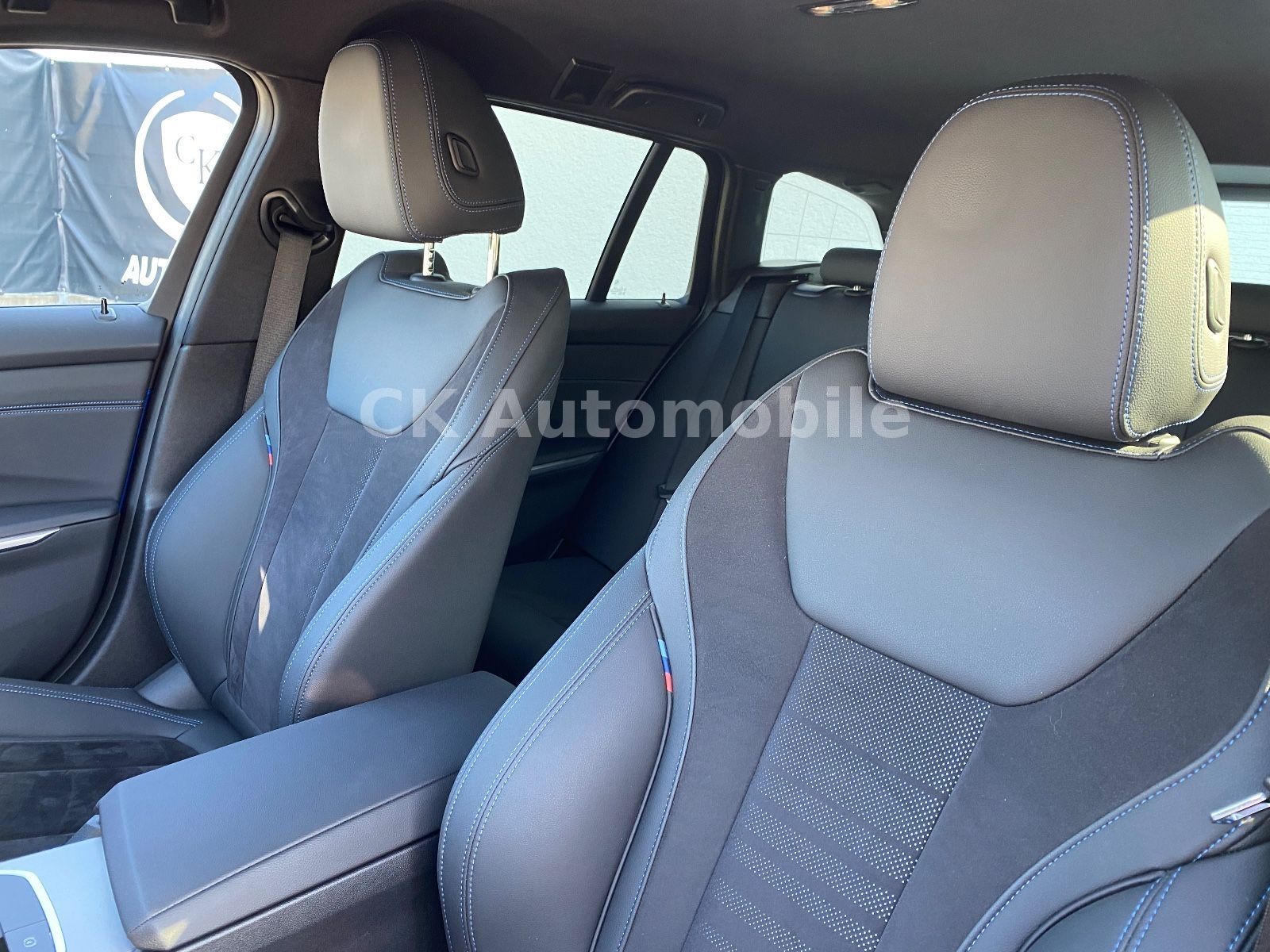 Fahrzeugabbildung BMW 320d xDrive Touring M-Sport/Navi/LED/ACC/360°Kam