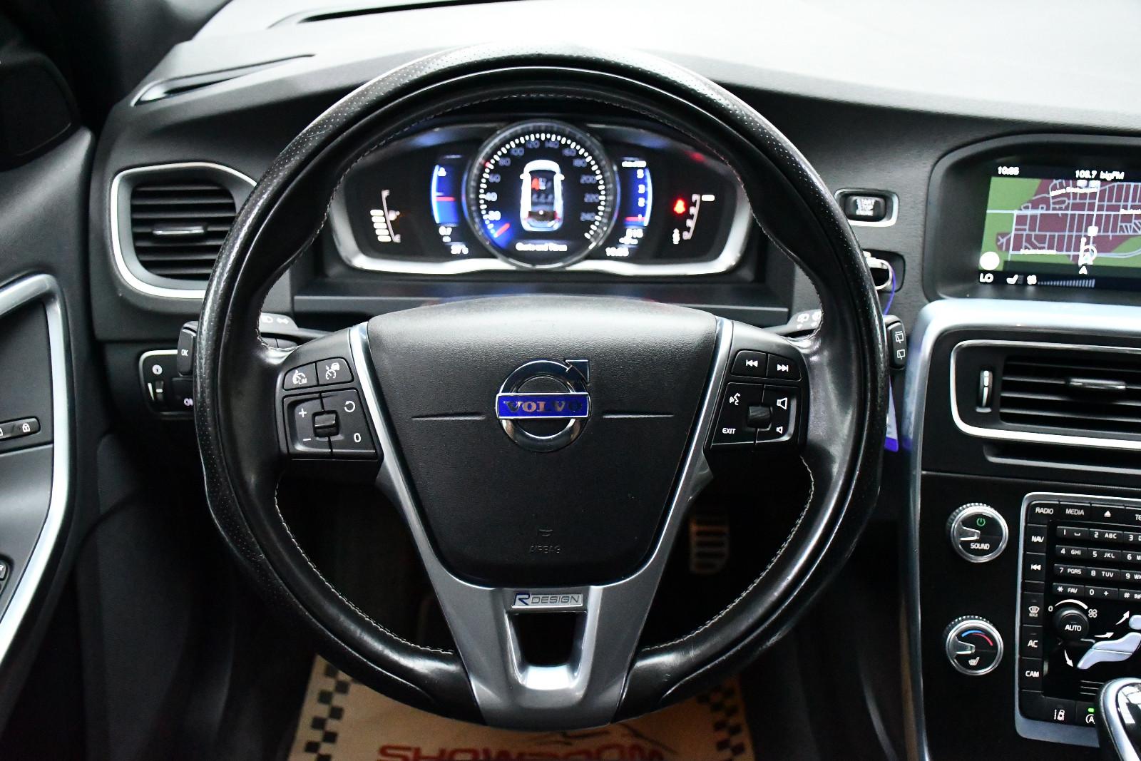 Volvo V60 D4 R-Design Aut. Kamera Leder Navi Ahk 82tkm