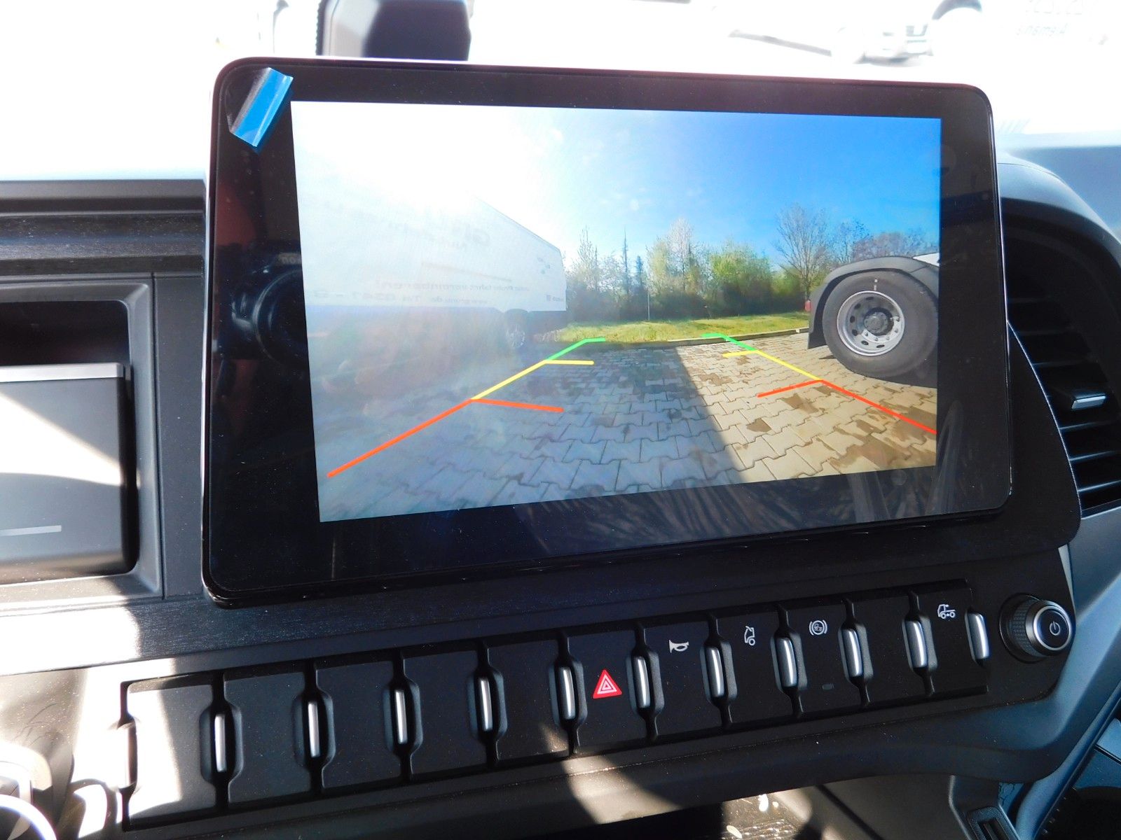 Fahrzeugabbildung Iveco S-Way AS440S50T/P mit ADR Ausstattung Klasse AT