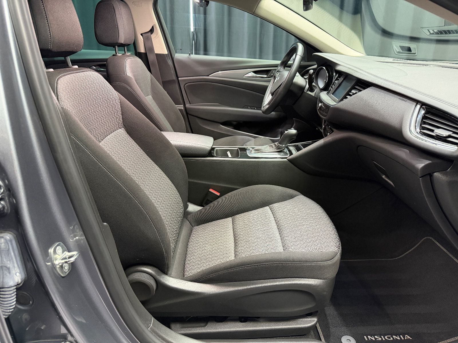 Fahrzeugabbildung Opel Insignia B Sports Tourer Edition|AUTOMATIK|NAVI