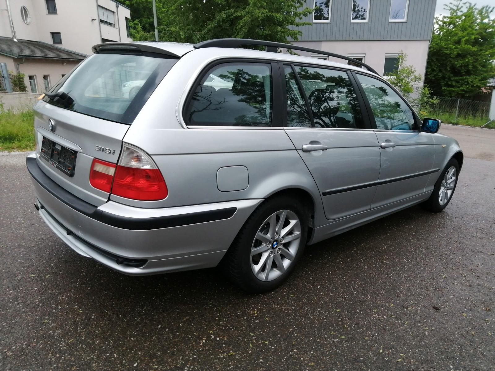 BMW 318 2005 — interior