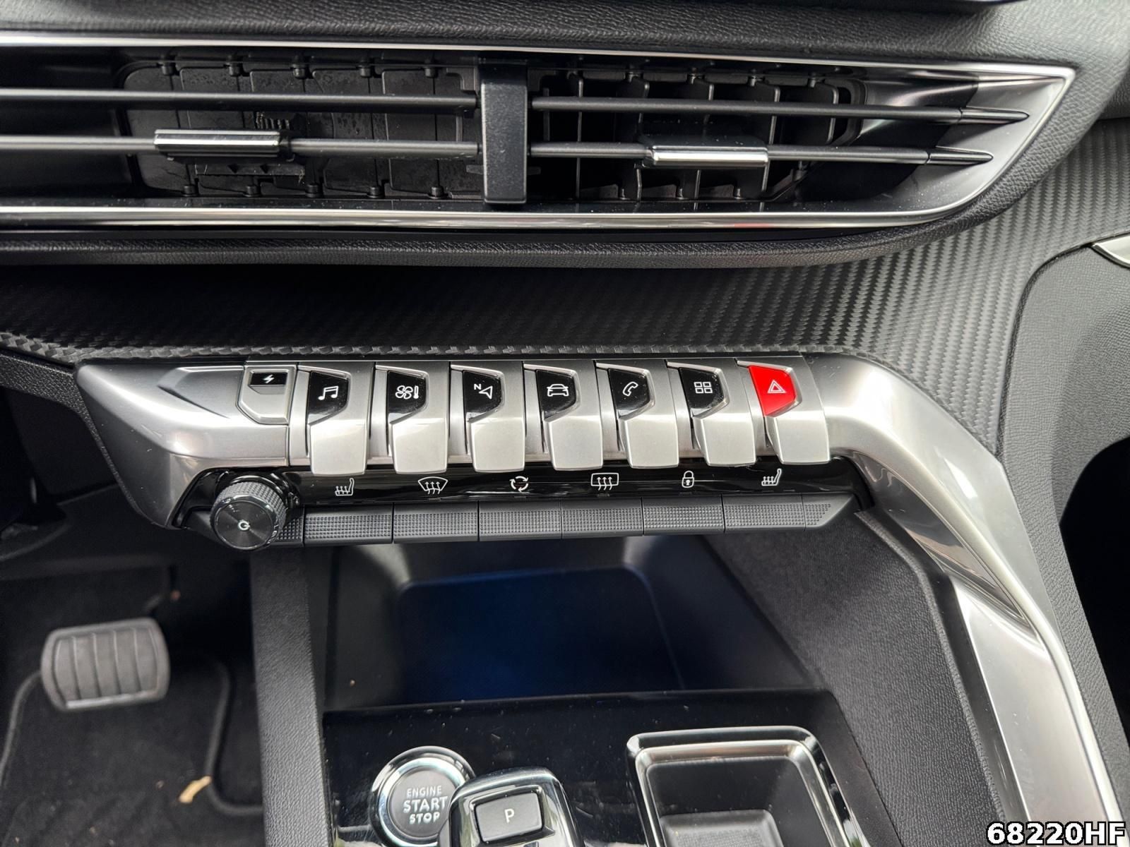 Fahrzeugabbildung Peugeot 3008 Allure 1.6 Hybrid 225 Allure*NAVI*PDC*SHZ*