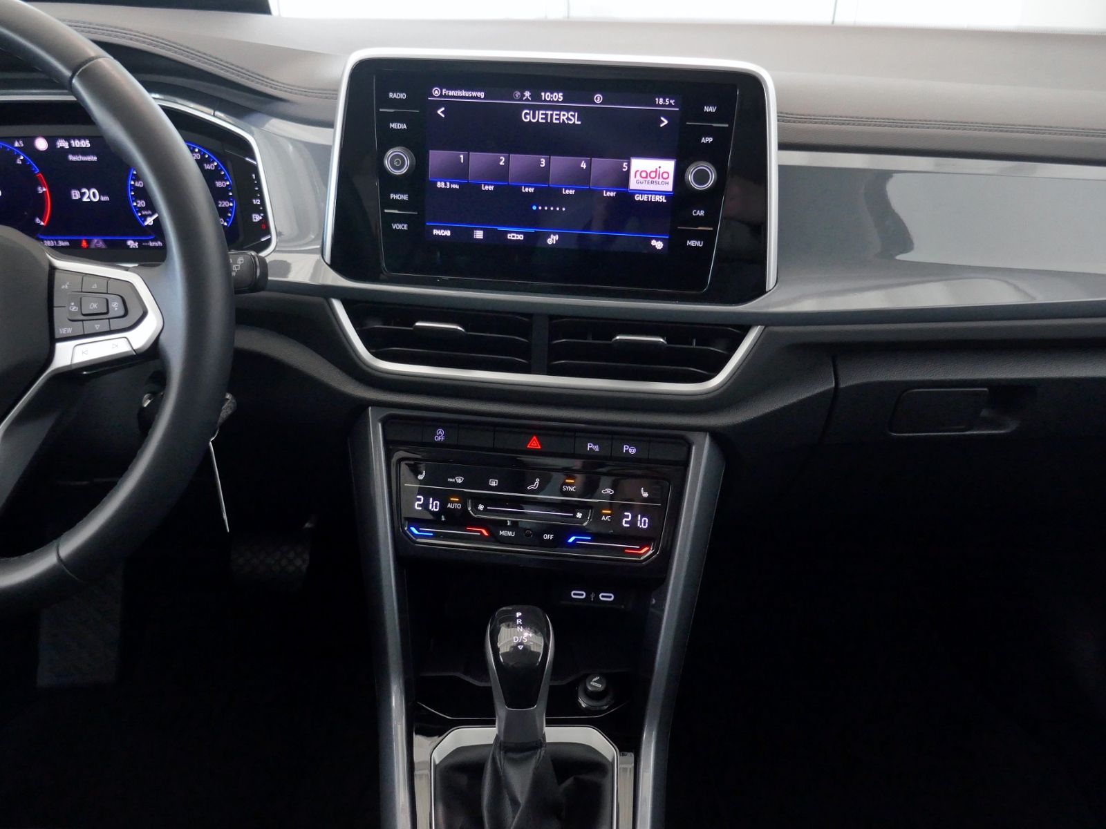 Fahrzeugabbildung Volkswagen T-Roc Style 2.0 TDI DSG | LED RFK ACC Navi