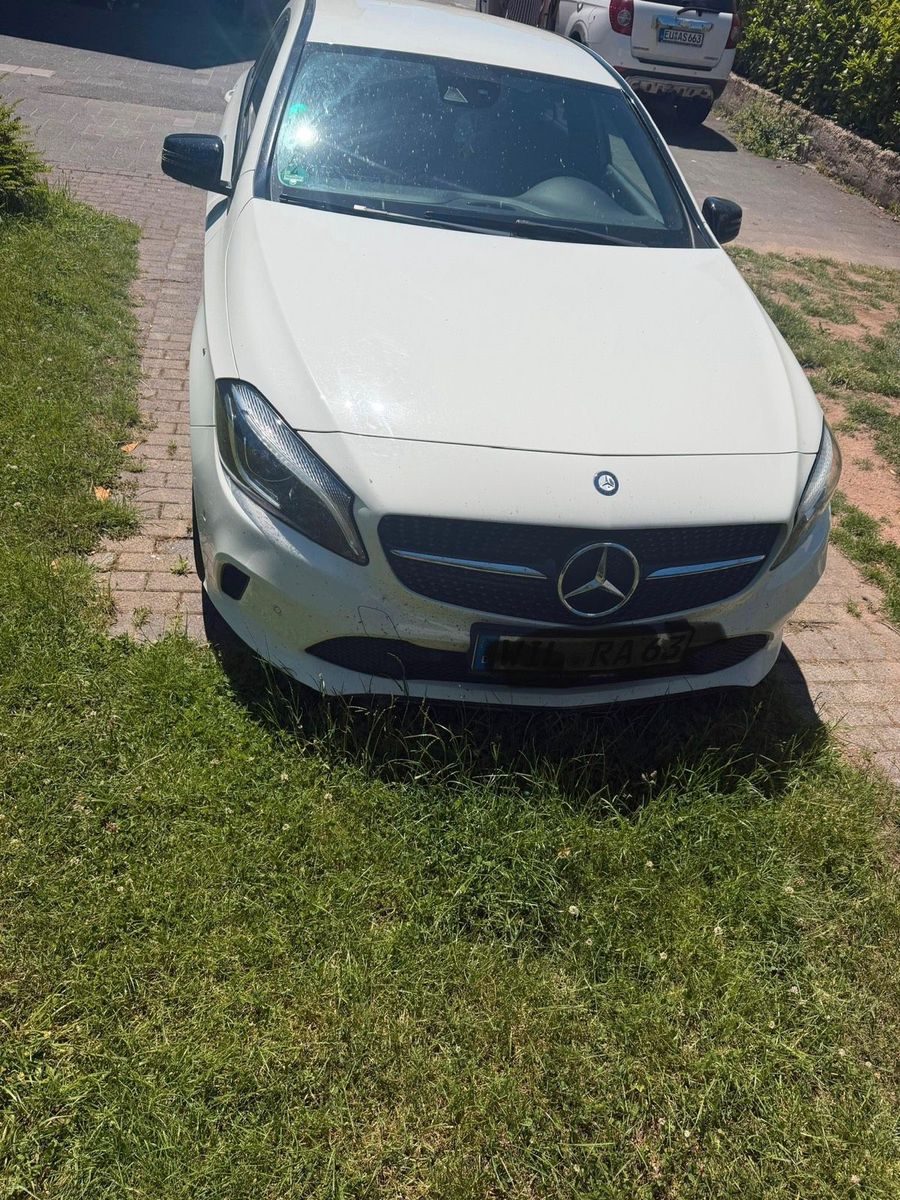 MERCEDES-BENZ Mercedes a