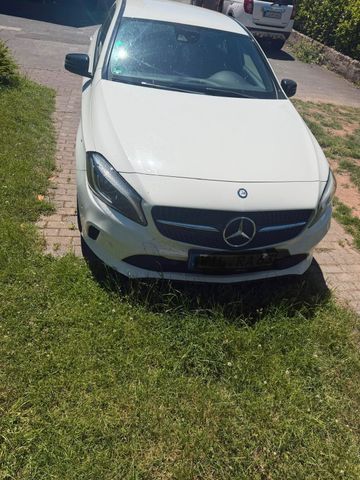 MERCEDES-BENZ Mercedes a