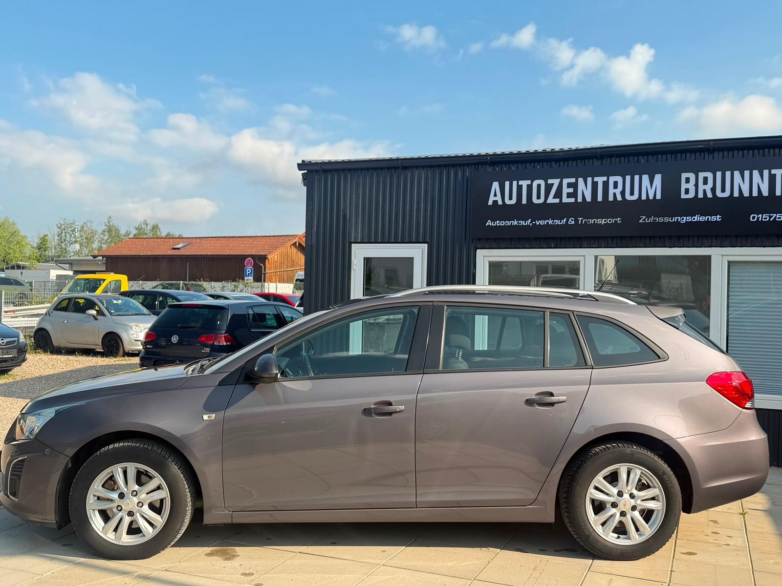Chevrolet Cruze 2013 — interior