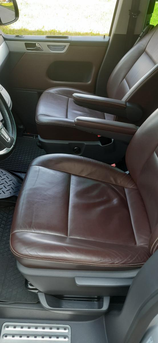 Volkswagen T5 Multivan 2.0 BiTDI Highline in Top Zustand