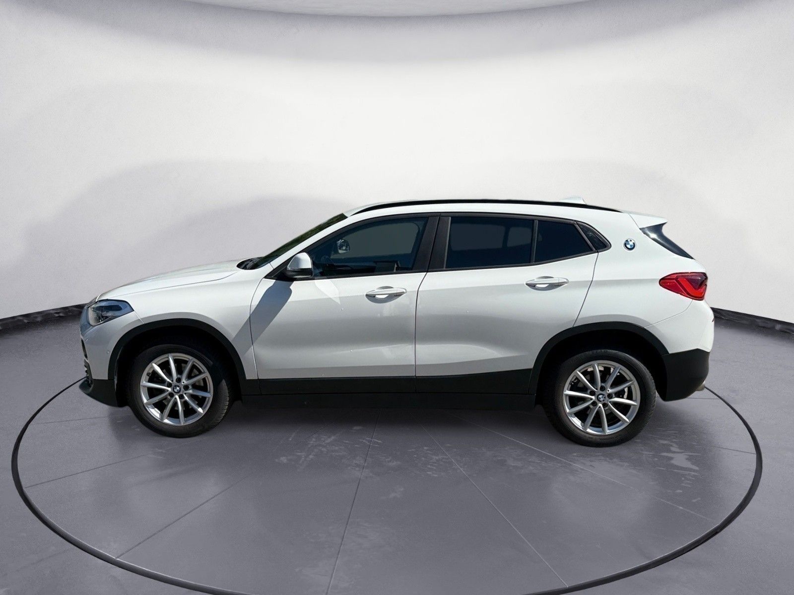 BMW X2 sDrive18i Advantage Navi Klima PDC Kamera Sit imagem 3