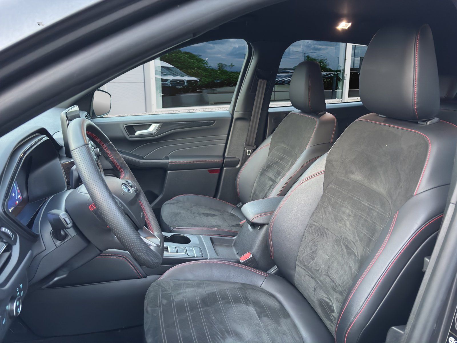 Fahrzeugabbildung Ford Kuga Hybrid ST-Line X #Winterpaket
