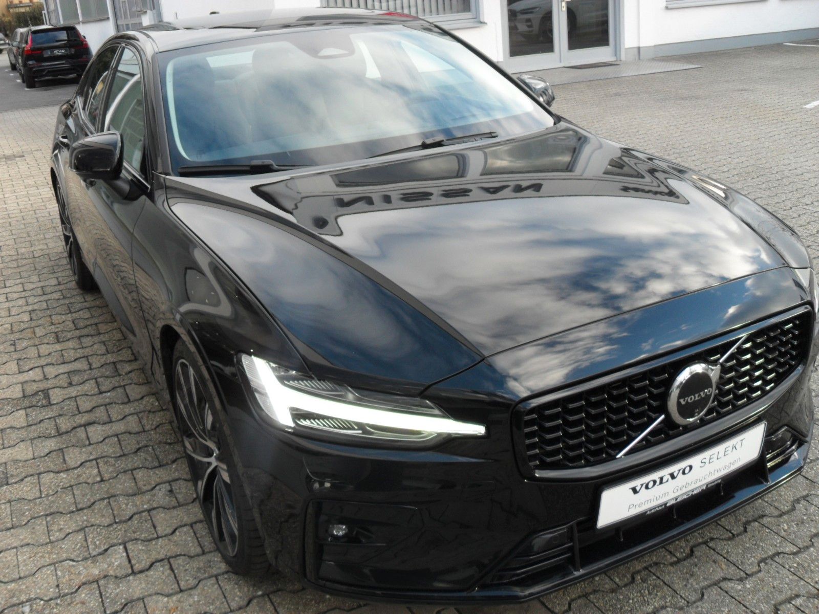 Fahrzeugabbildung Volvo S60 Ultimate Dark | AWD | Standheizung | Sportfa