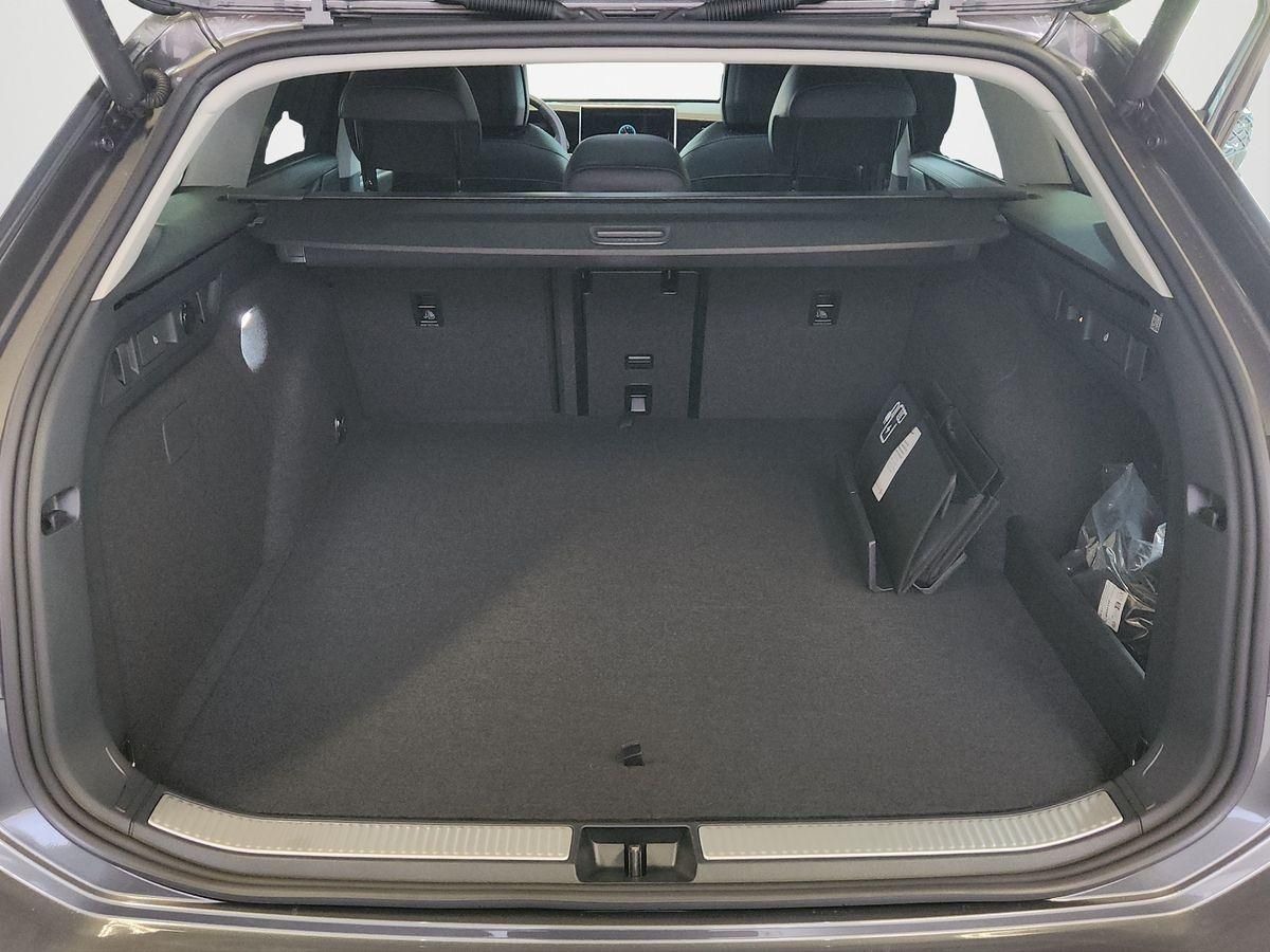 Fahrzeugabbildung Volkswagen Passat Variant Elegance 1.5 TSI 150 kW eHybrid
