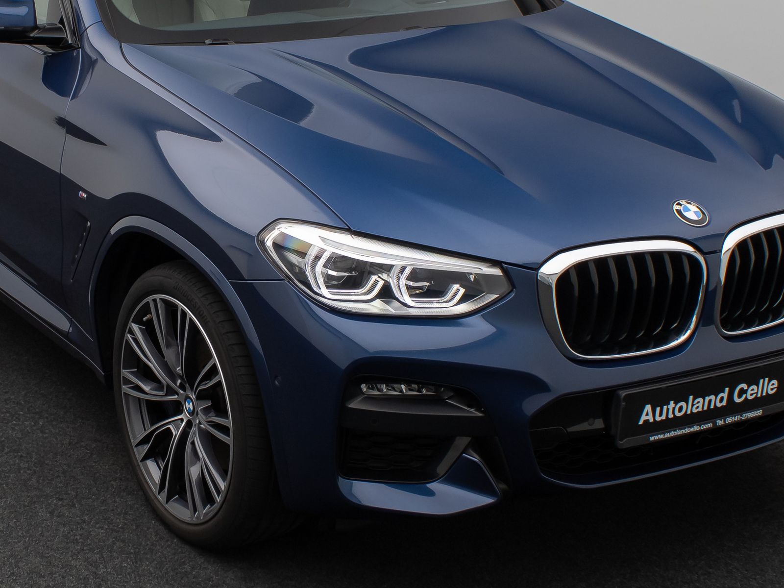 Fahrzeugabbildung BMW X4 xD30d M Sport Panorama Kamera HUD H/K AHK 21"