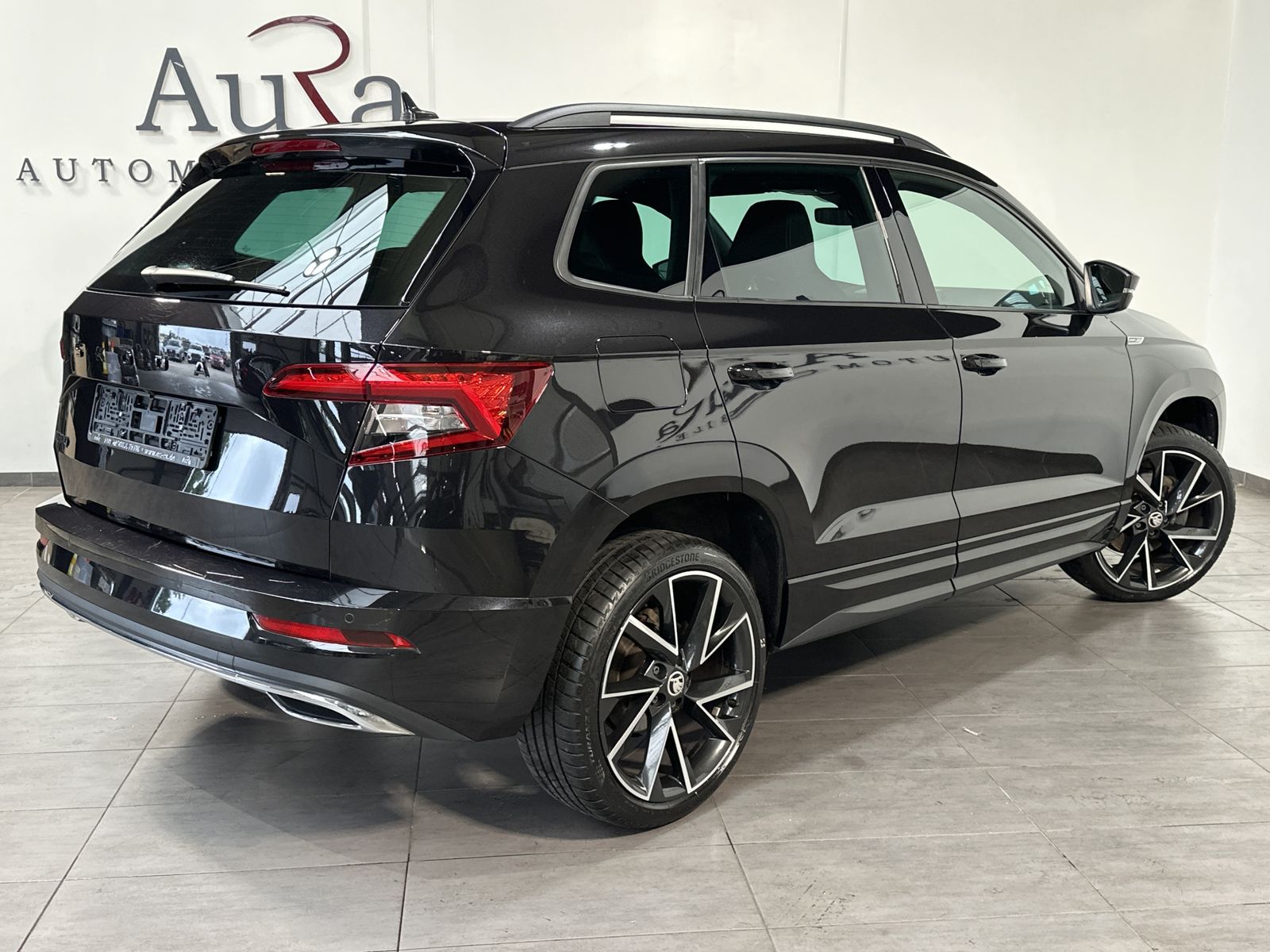 Fahrzeugabbildung SKODA Karoq 2.0 TDI Sportline NAV+LED+KAM+ACC+AHK+19ZO