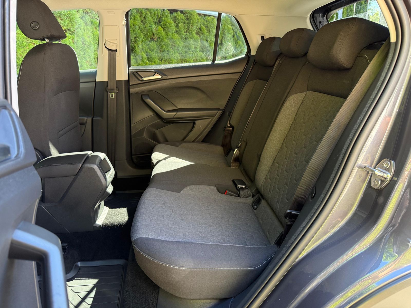 Fahrzeugabbildung Volkswagen T-Cross 1.0 TSI DSG Life LED+KAM+ACC+CARPL+SHZ+