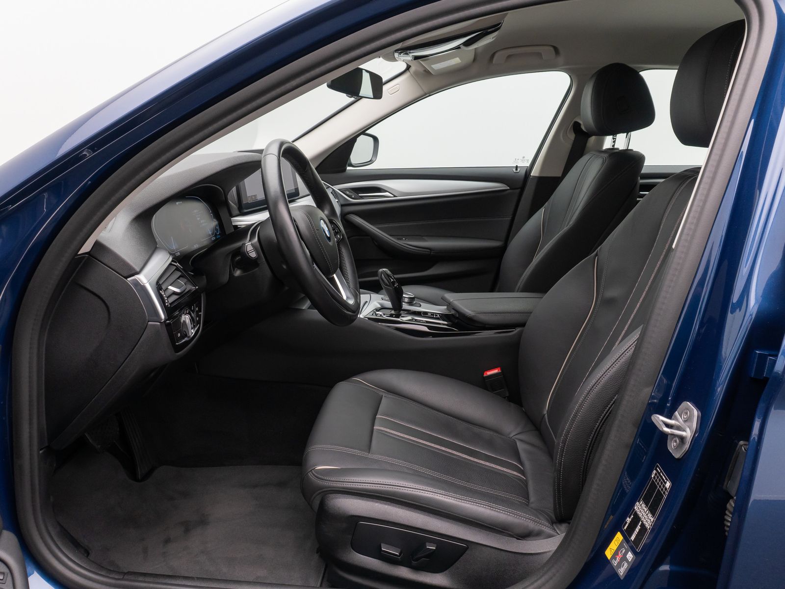 Fahrzeugabbildung BMW 520e Alarm DAB Kamera Cockpit Sport Leder 18Zoll