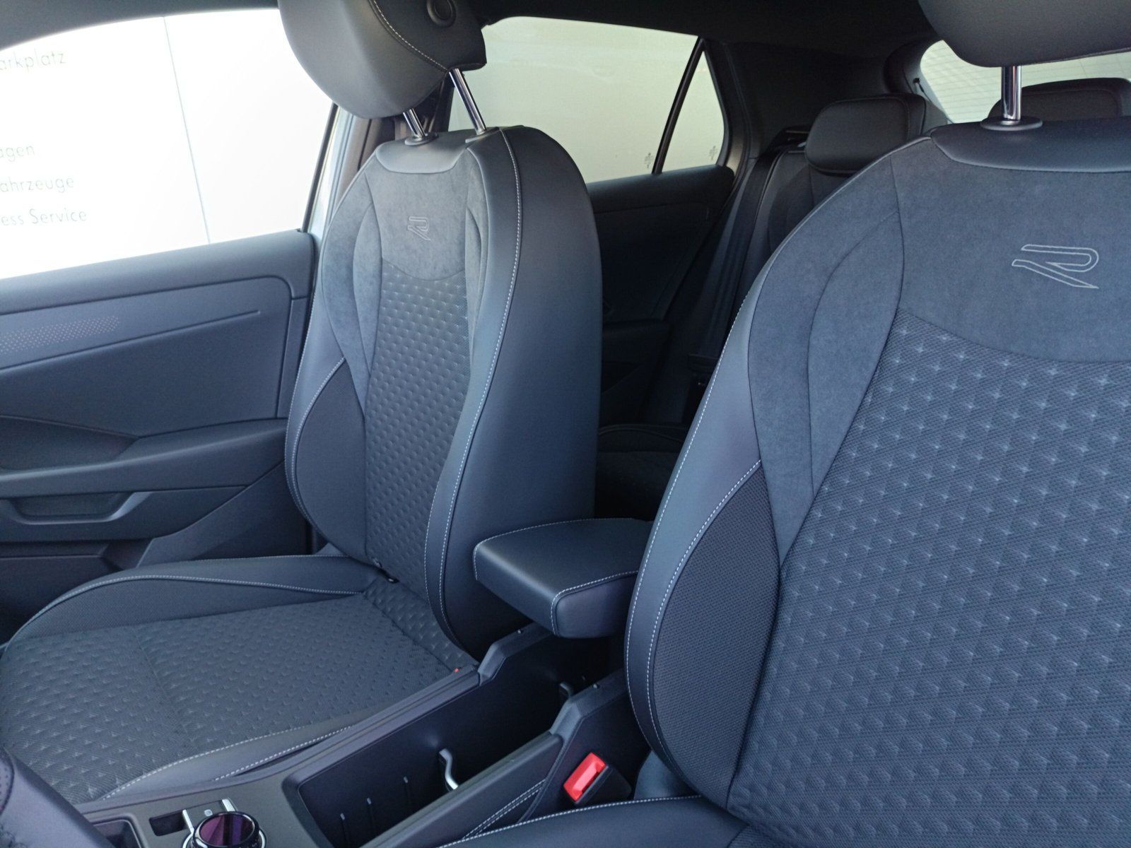 Volkswagen T-Roc - Bild 11
