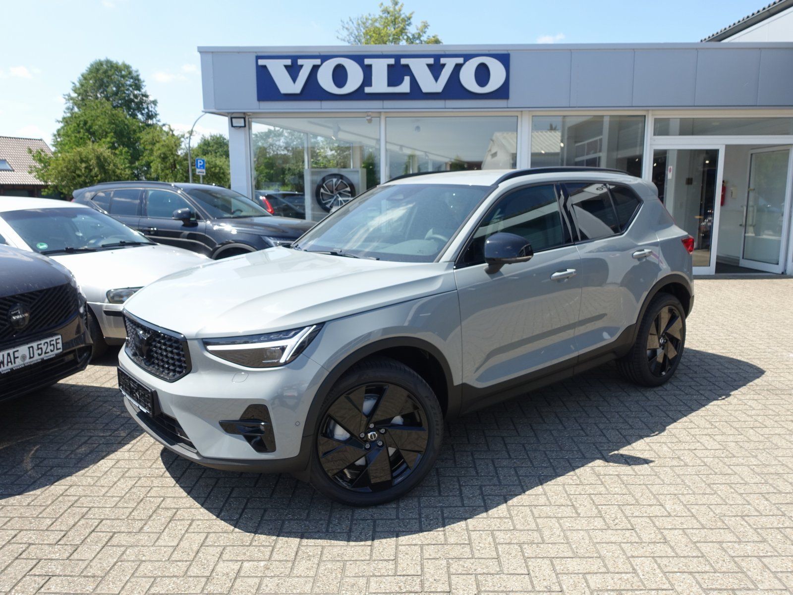 Volvo XC40 Black Edition B3 Plus/360°Cam/Frontschhz.