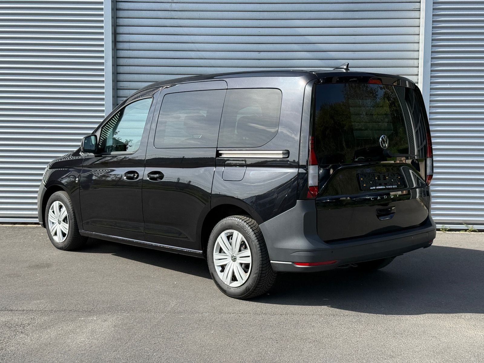 Fahrzeugabbildung Volkswagen Caddy 2.0 TDI DSG AHK DAB GRA Navi Kamera SHZ