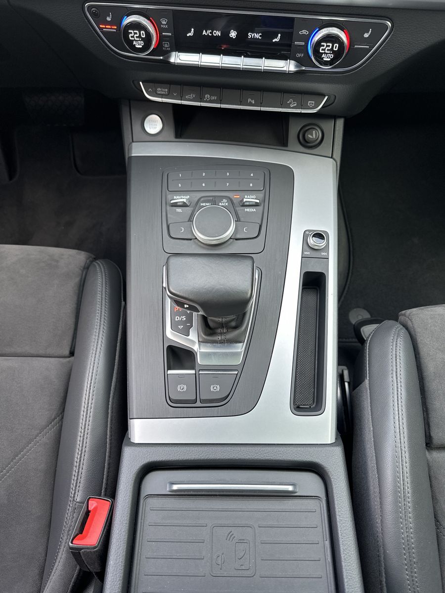Fahrzeugabbildung Audi Q5 50 TFSIe Qu S-Line NAV+XEN+PANO+KAM+20ZO+DAB